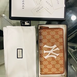 Gucci X New York Yankees Zip Wallet